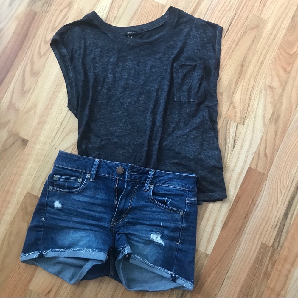 Forever 21 Short Sleeve Pocket Tee Size Small